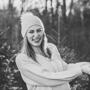 Meet your Posher, Leila